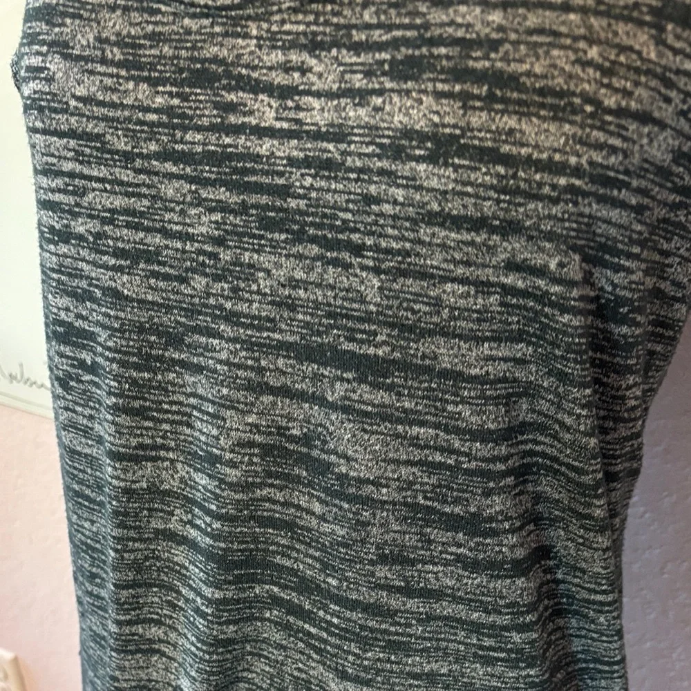 shirt size small - Picture 3 of 5